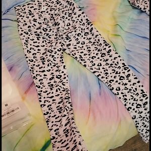 New. High qaist, scrunch but, white leopard